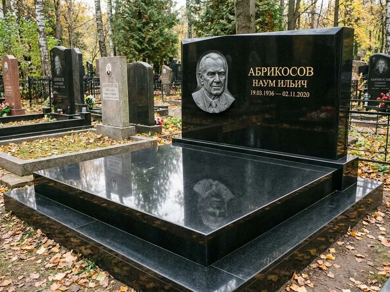 Памятник с барельефом — выполненная работа 37 в Екатеринбурге