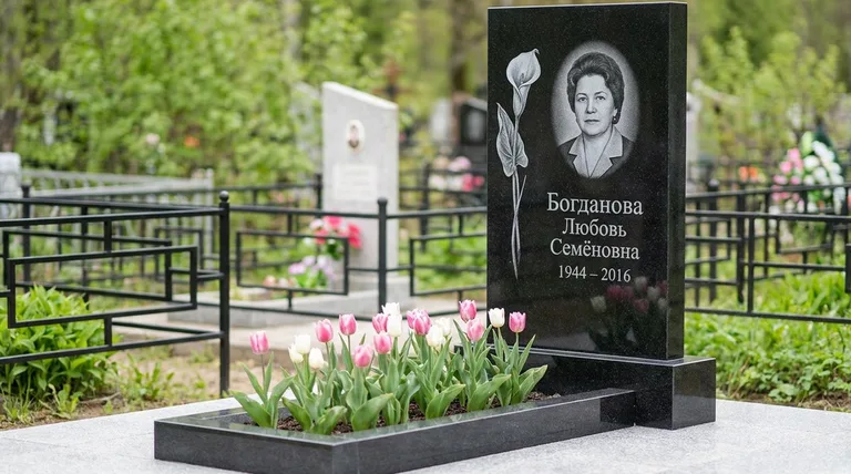 Памятник с гравировкой калл — выполненная работа «Богданова» в Екатеринбурге