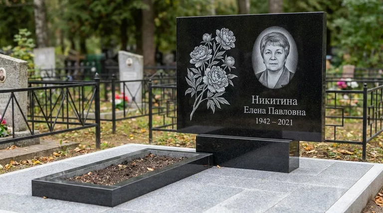 Памятник с гравировкой пионов — выполненная работа «Никитина» в Екатеринбурге