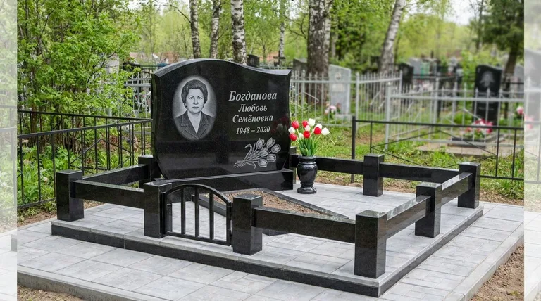 Памятник с гравировкой тюльпанов — выполненная работа «Богданова» в Екатеринбурге