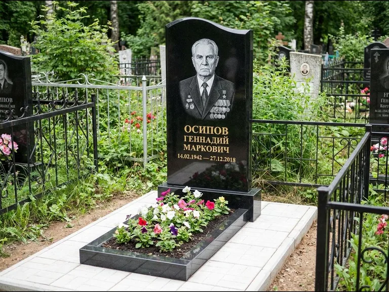 Гравировка портрета на чёрном граните — выполненная работа 7 в Екатеринбурге