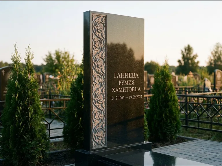 Мусульманский памятник — колонна ислими по краю стелы, работа «Ганиева» в Екатеринбурге