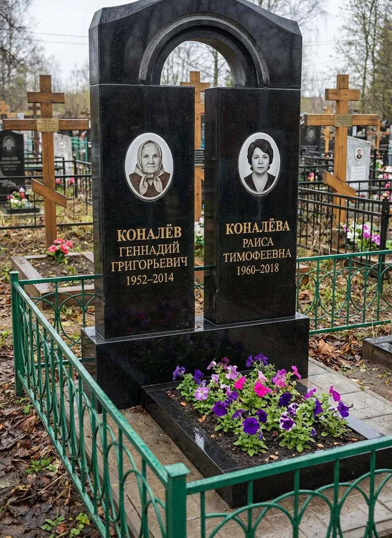Аллея на Барановском кладбище в Сочи