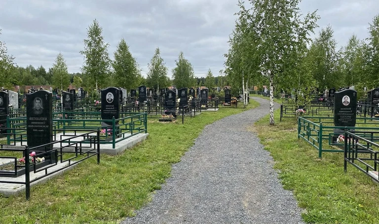 Памятники на Новом городском кладбище в Калининграде
