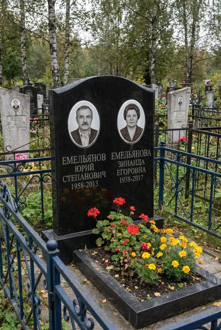 Аллея на Сазоновском кладбище в Калининграде