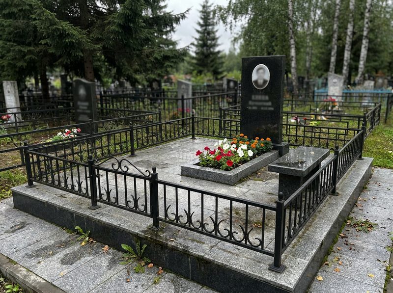 Благоустройство могилы в Екатеринбурге — пример 3
